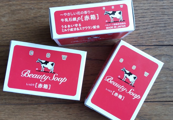 牛乳石鹸赤箱